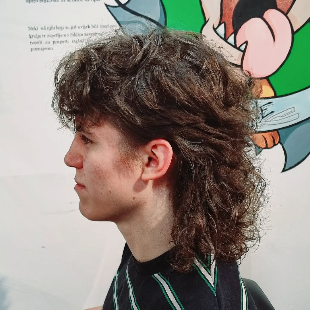 Kovrčavi mullet s prirodnom teksturom